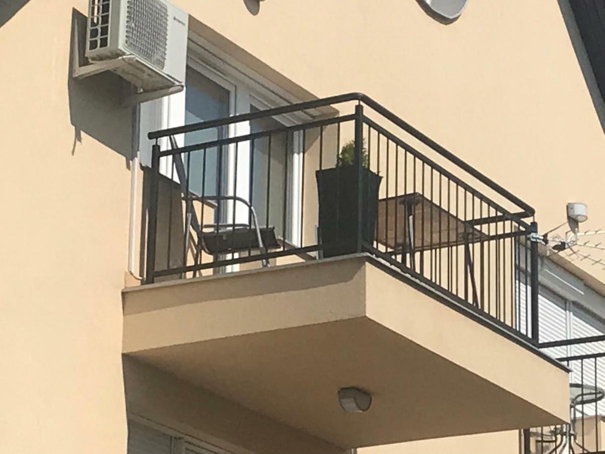 Tommy Apartman 2.0 Hajdúszoboszló Εξωτερικό φωτογραφία